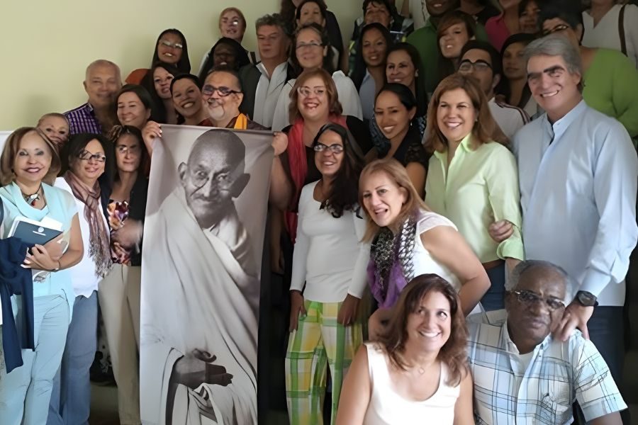 Diplomado Gandhi en Accion una experiencia venezolana. Cohorte I CENDECO Universidad Metropolitana